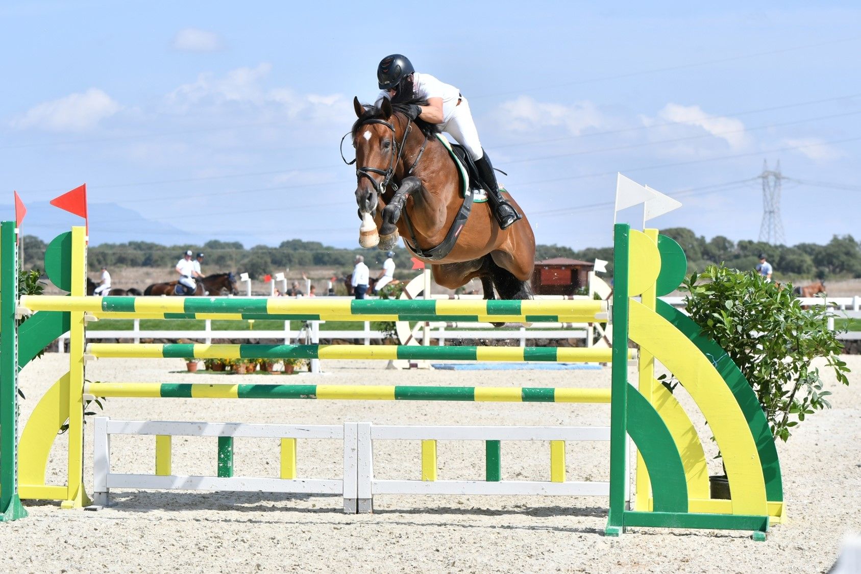 Salto ostacoli: l’olimpionico Govoni dà spettacolo in apertura del Sardegna Jumping Tour