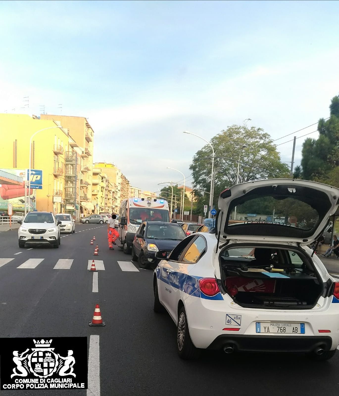 Cagliari, 65enne cieco investito da un’auto mentre attraversa sulle strisce a Is Mirrionis