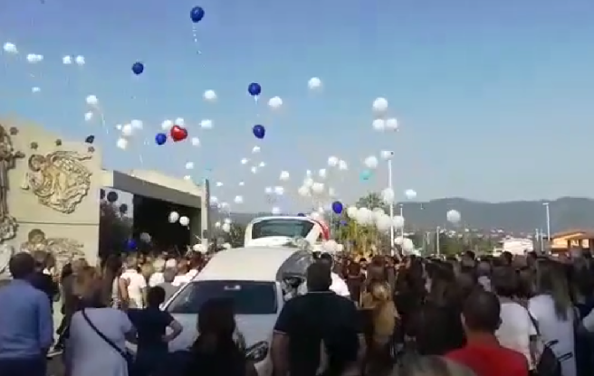 Quartu in lacrime per l’ultimo saluto a Matteo Fabbrocile: “Addio piccolo angelo”