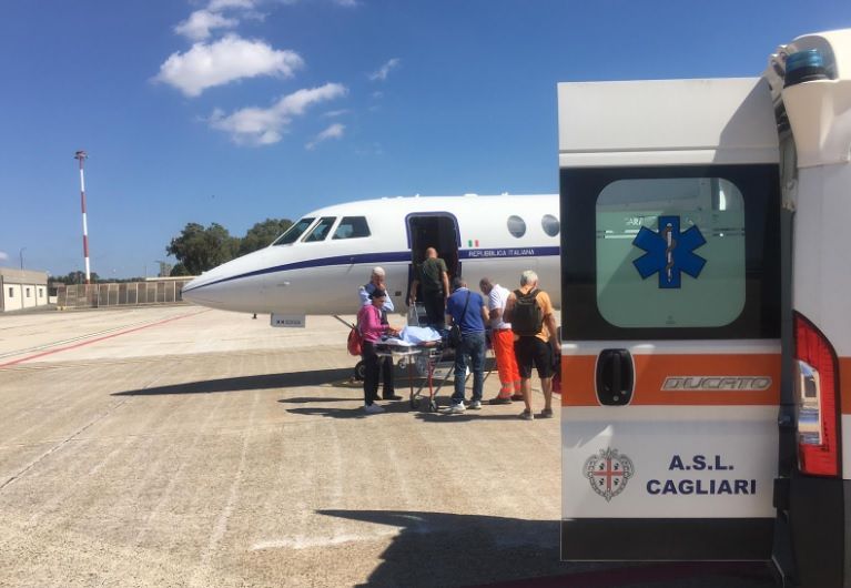 Bimba di Cagliari in pericolo di vita trasportata a Roma da un Falcon dell’aeronautica