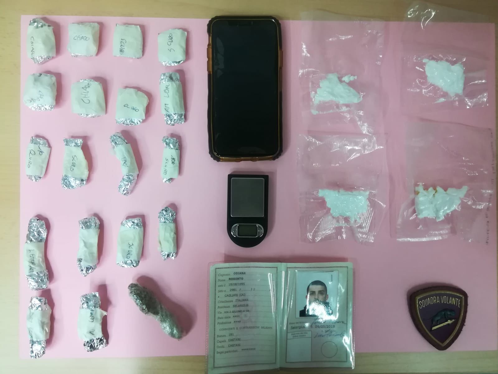 Spaccia cocaina nel rione di Santa Teresa, pregiudicato 24enne arrestato a Pirri