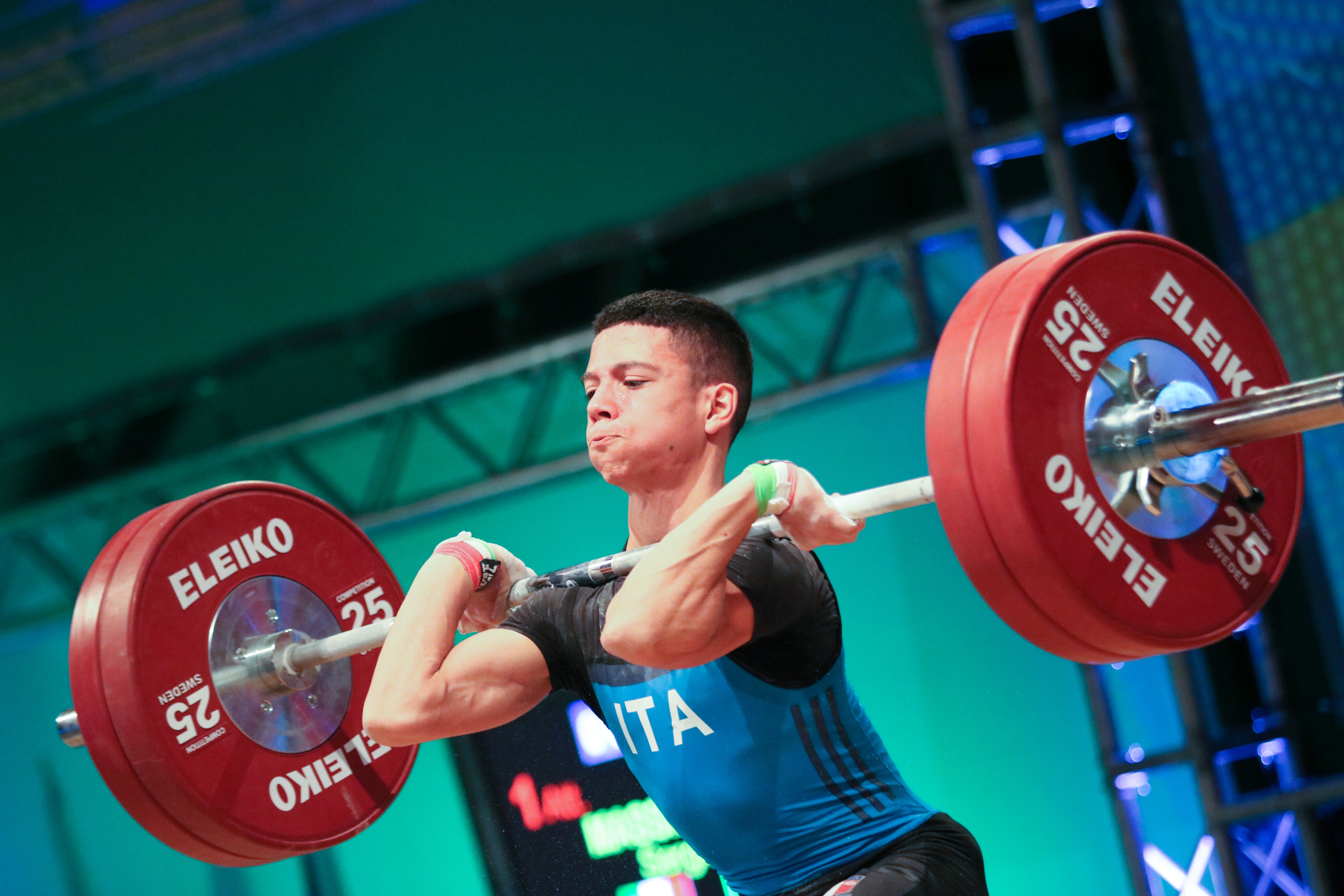 Pesi, inizio col botto per Sergio Massidda: è record del mondo nella categoria giovani