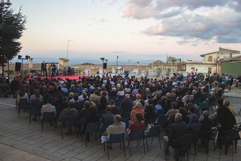Francesco Permunian e Patrizia Valduga sono i vincitori del trentaquattresimo premio letterario “Giuseppe Dessì”