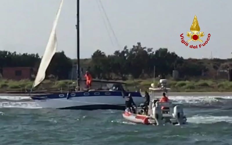 Cagliari, rischia di finire alla deriva: velista salvato a Su Siccu