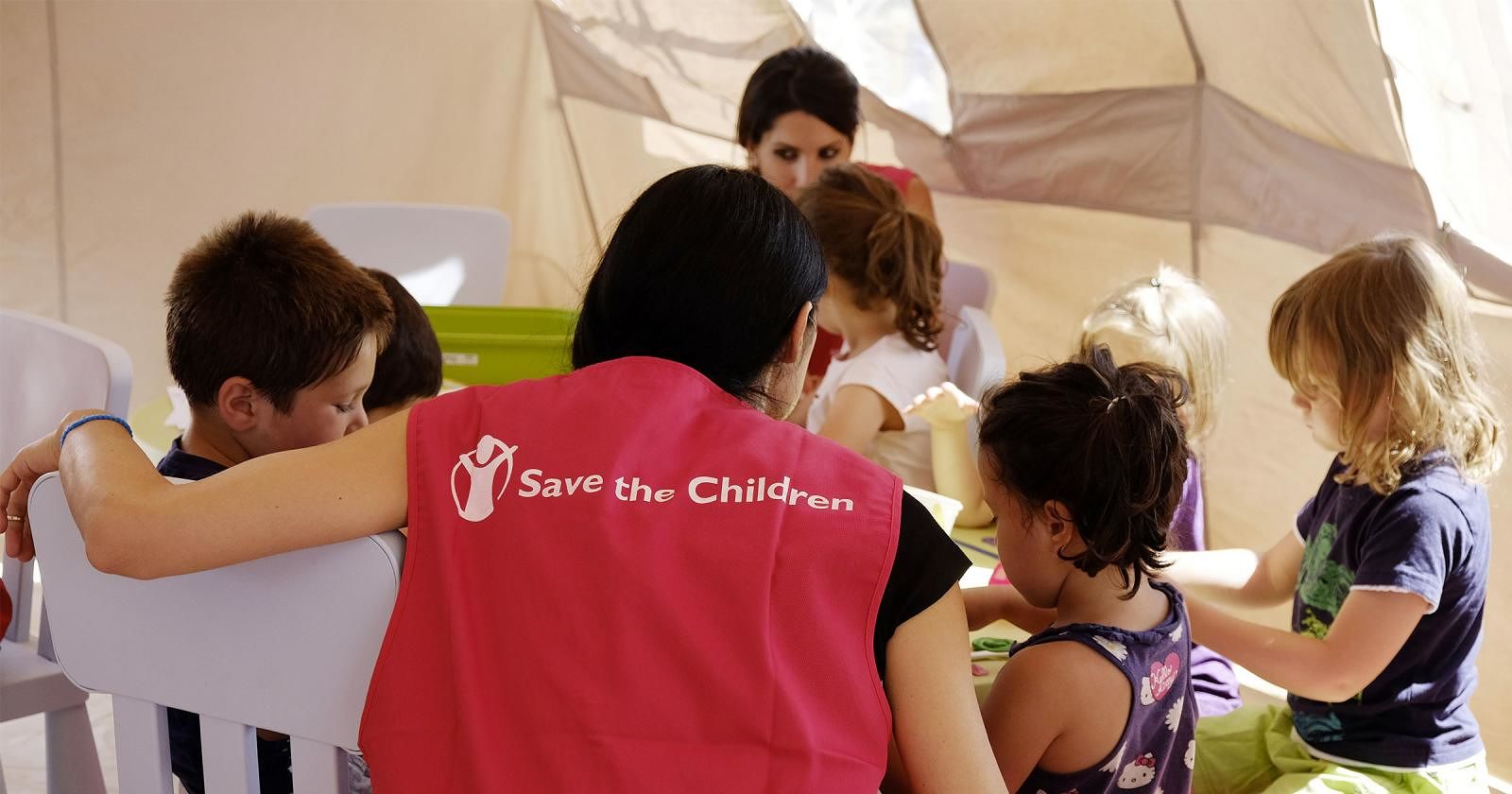 Save the Children: “Un bambino su 5 nel mondo non può andare a scuola a causa delle crisi umanitarie”