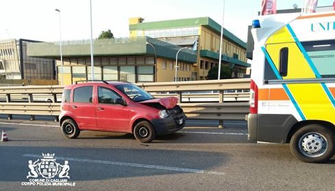 Ennesimo tamponamento sull’asse mediano a Cagliari: un ferito, traffico in tilt