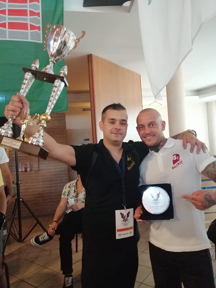 Giacomo Lai, il barbiere capoterrese tra i parrucchieri doc del Champions Barber Cup: i sardi secondi