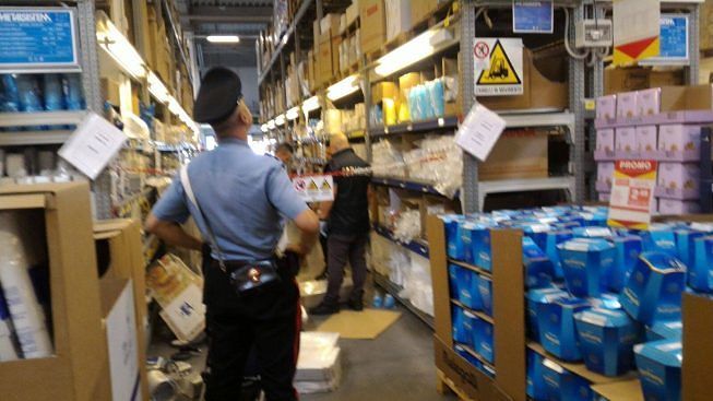 Bimba morta travolta da uno scaffale alla Metro, il pm chiede tre mesi per due imputati