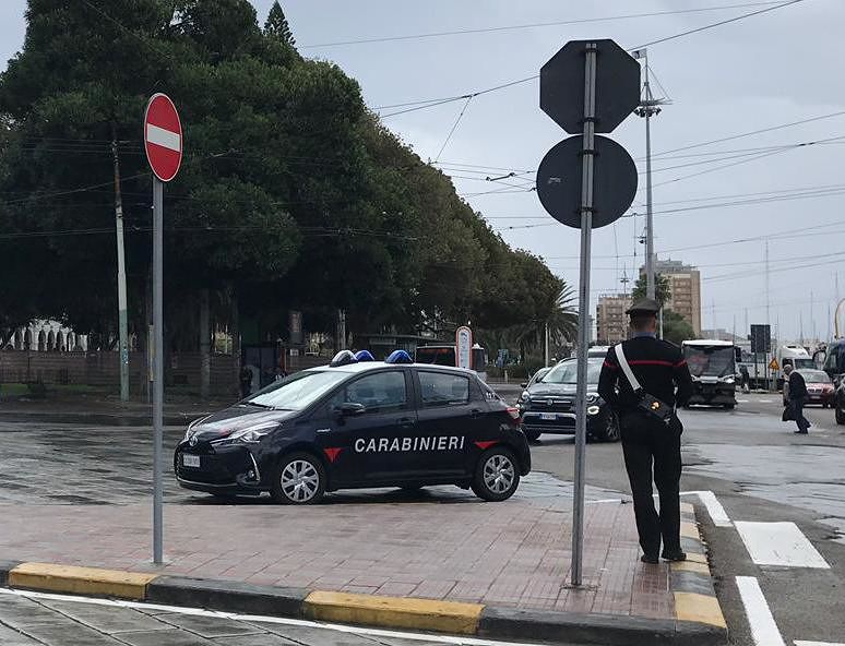18enne aggredito in piazza Matteotti, denunciati gli autori del pestaggio: sono due coetanei