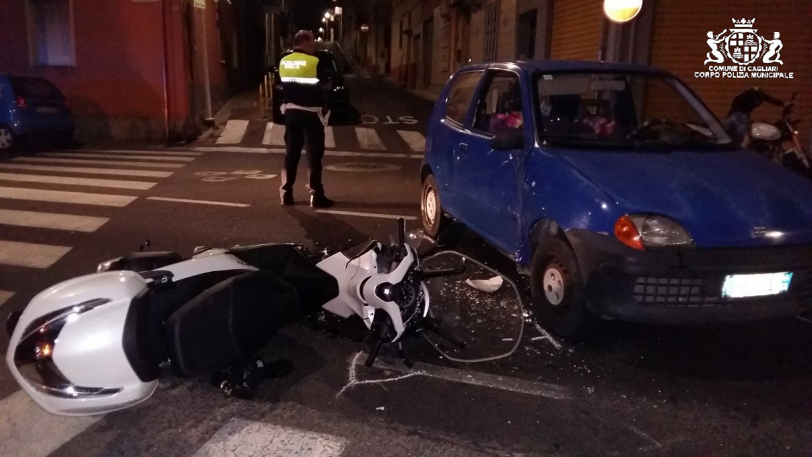 Scontro nella notte a Pirri, motociclista 19enne in ospedale