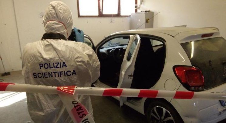 Brucia l’alt della polizia: rocambolesco inseguimento nella notte a Carbonia