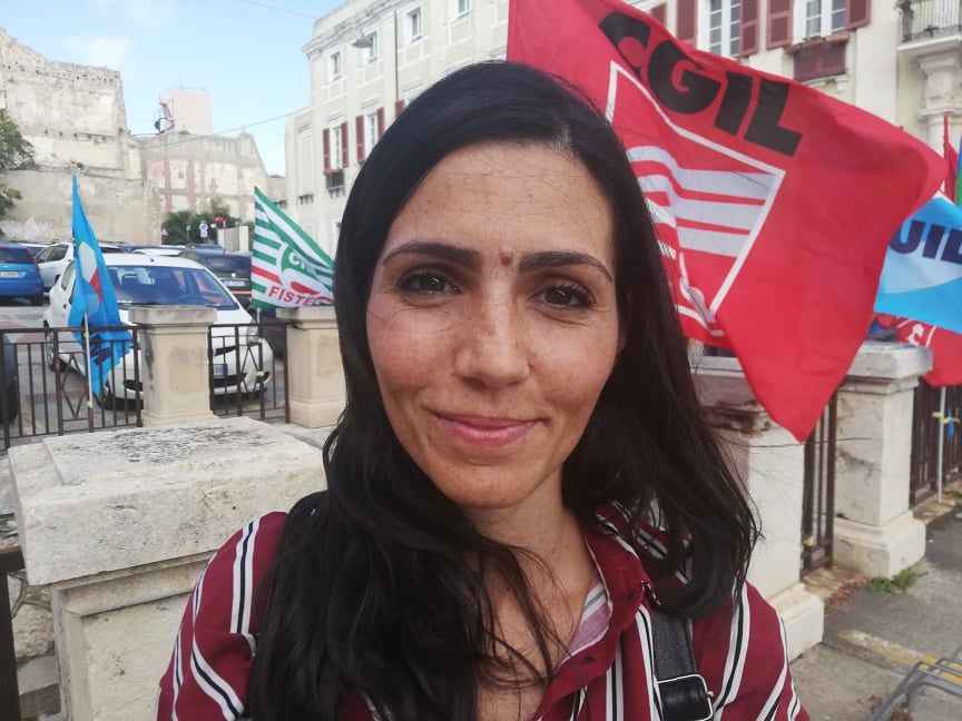 Marianna di Cagliari, operatrice di call center: “Guadagno 800 euro al mese e faccio un lavoro stressante”