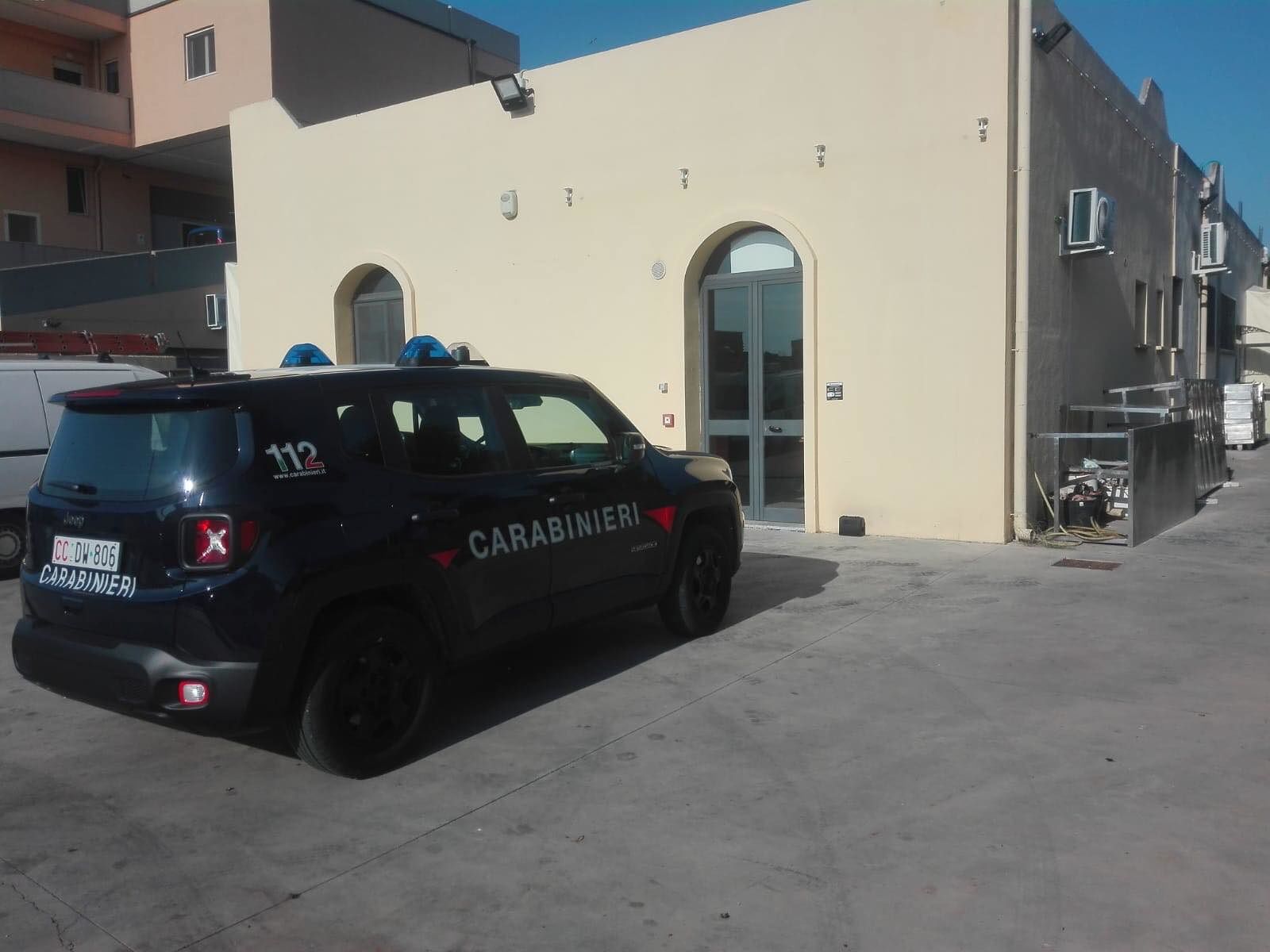 Ladri “golosi” assaltano un salumificio a Selargius: rubati 170 prosciutti