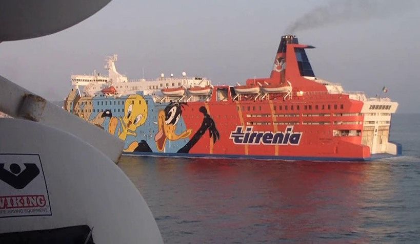 “Motore in avaria, viaggio allucinante sulla Moby diretta a Cagliari: ritardo di nove ore”