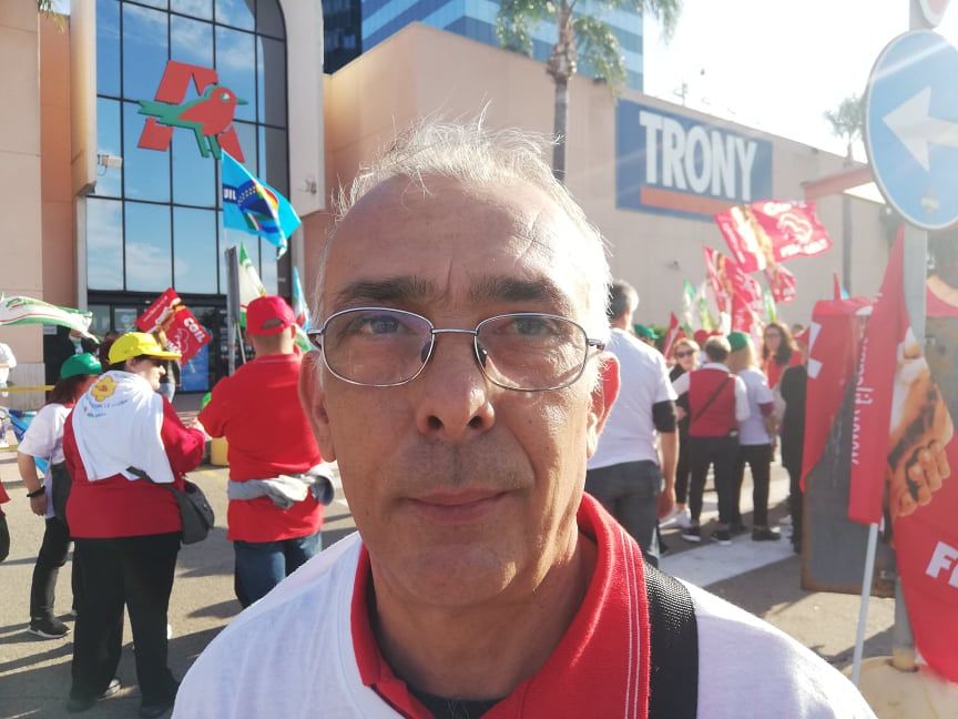 Giuseppe di Assemini: “Dopo 28 anni a Città Mercato rischio il licenziamento o 800 euro al mese”