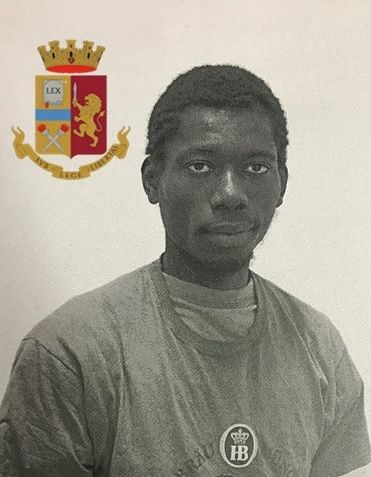 Cagliari, il maniaco che ha palpeggiato due donne trovato grazie a una foto: “Qualche altra vittima lo riconosce?”