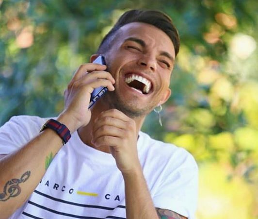 Marco Carta, dopo l’assoluzione la felicità: “Adesso posso tornare a sorridere e fare musica”