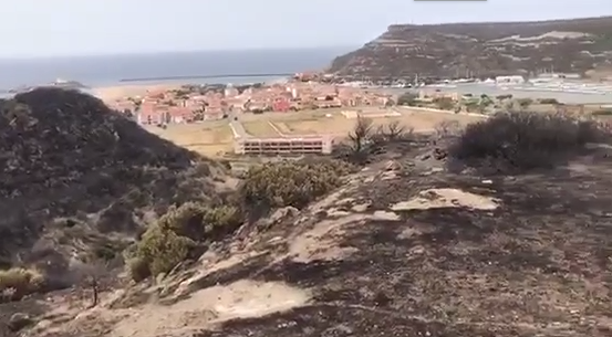 Le tristi immagini di Bosa dopo l’incendio: silenzio e desolazione  – VIDEO