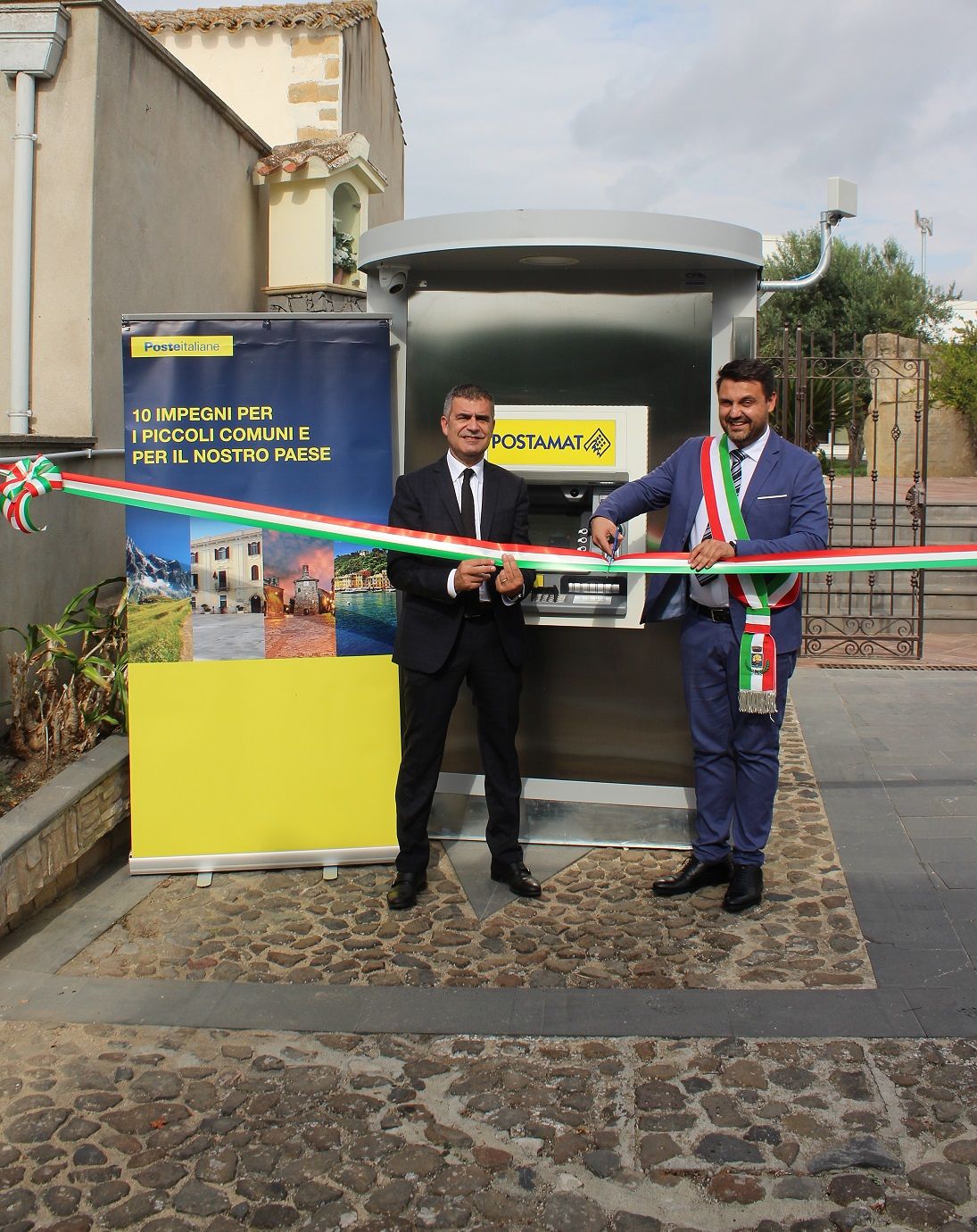 L’ufficio postale? Non c’è mai stato: gli abitanti di Setzu si “consolano” col Postamat