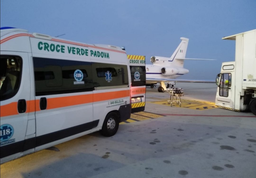 Cagliari, bimba di 11 anni in pericolo di vita trasportata a Venezia da un Falcon dell’aeronautica