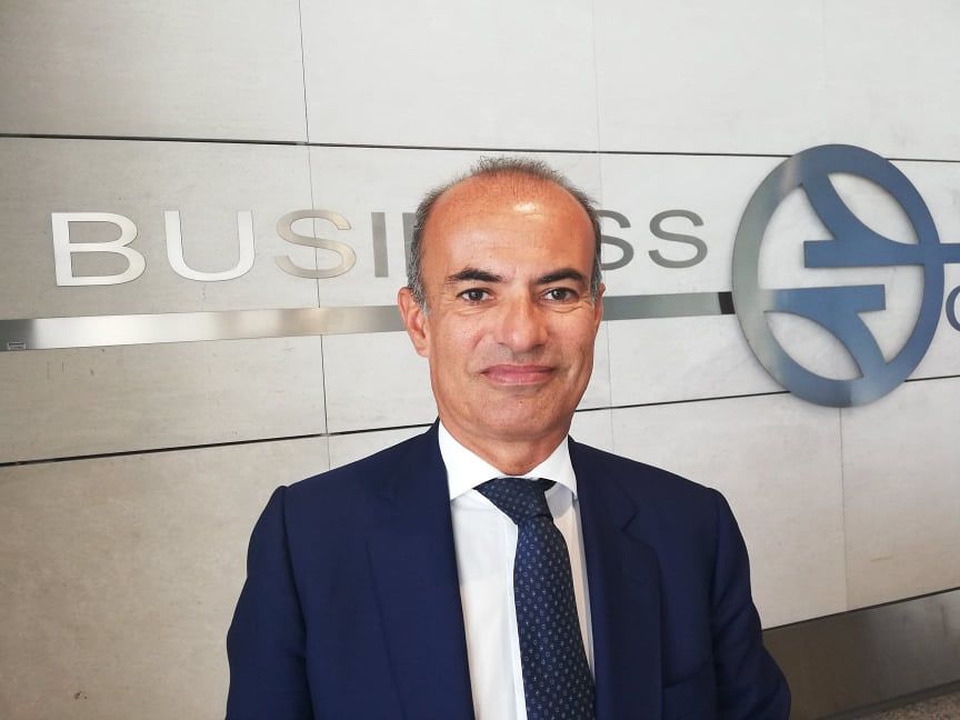 Elmas, addio ai furbetti della sosta sulla rotatoria: all’aeroporto ritornano i vigili