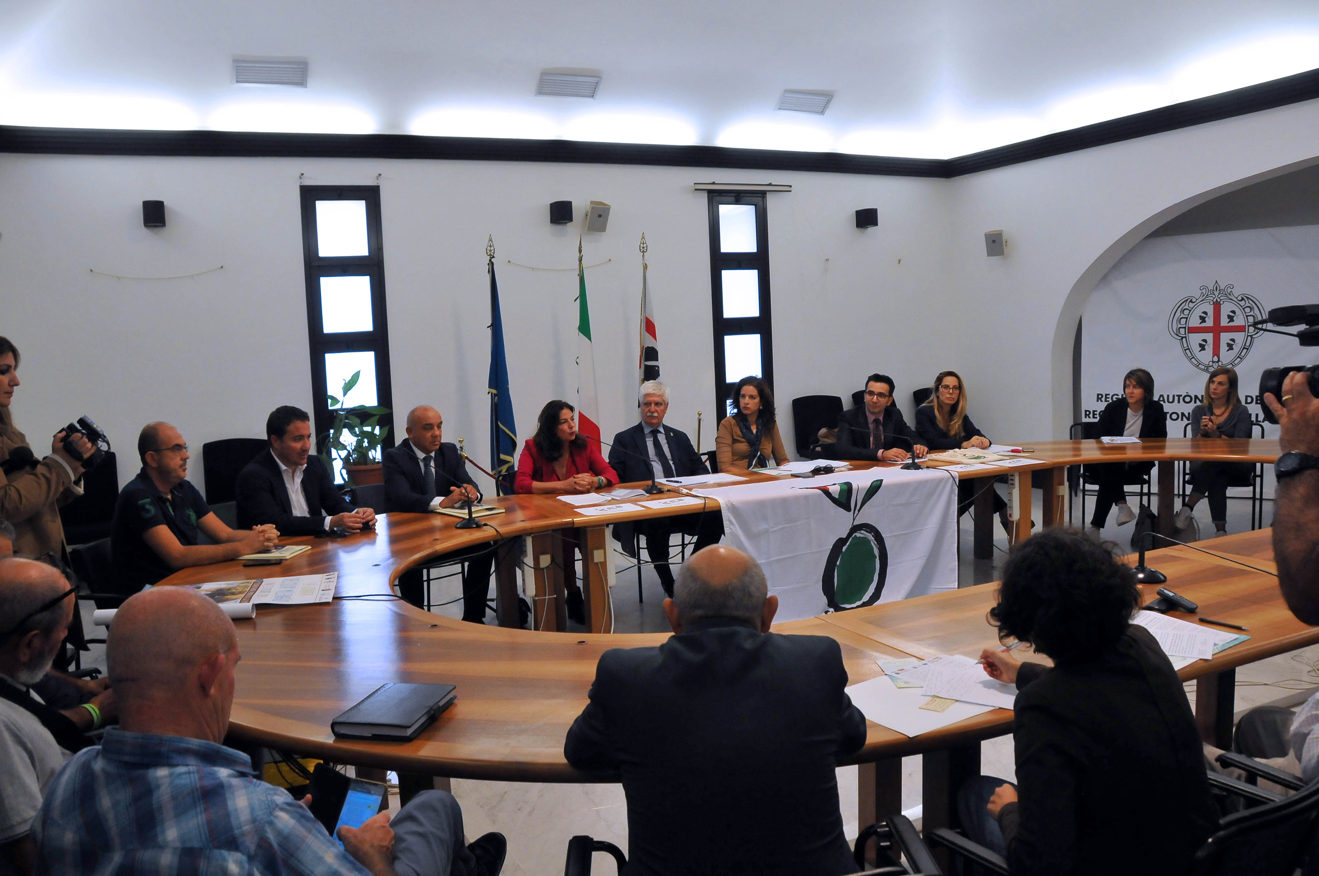 Domenica 27 la camminata in 13 città dell’olio sarde: “produzione di eccellenza, puntiamo sulla qualità”