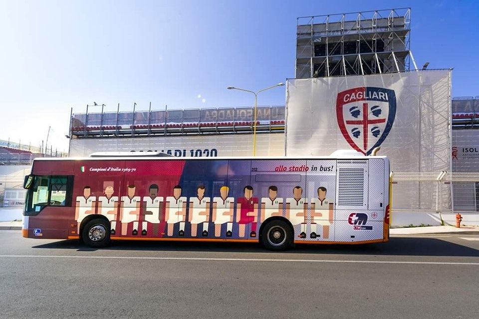 Ecco i pullman rossoblù per le partite del Cagliari, Truzzu: “Allo stadio tutti in autobus”