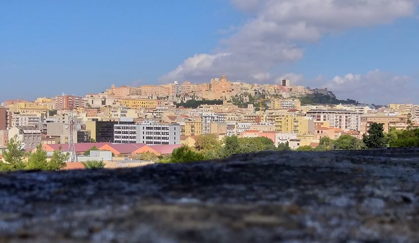 La Cagliari “bacchettona” che vuole la movida, ma soltanto a 7 km da casa propria