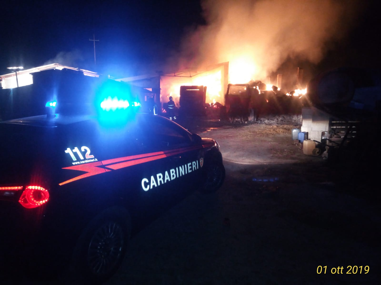 Ortacesus, fiamme in un’azienda agricola: bruciate mille balle di fieno