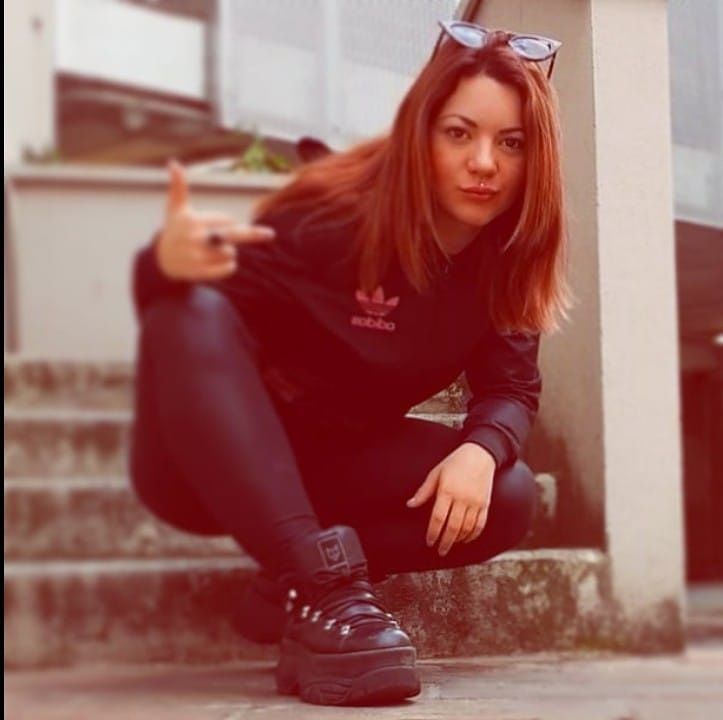 Addio a Erika, 19 anni:  muore in discoteca, malore per la mamma dopo la tragica notizia