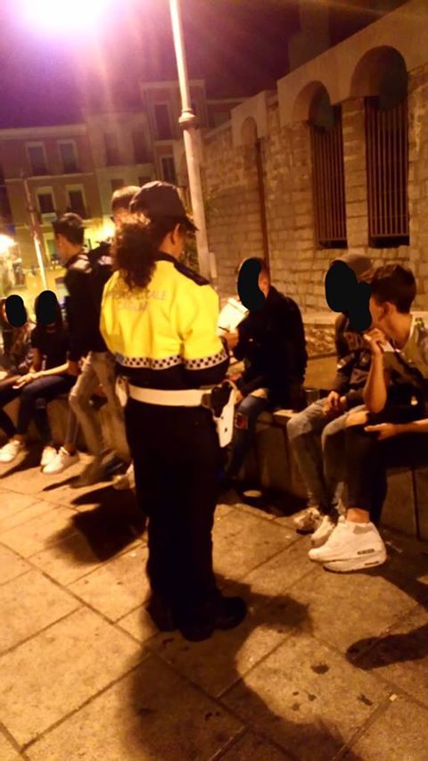 Cagliari, multati alla Marina perchè bevevano alcol dopo le 22: la stretta di Polizia Locale e carabinieri