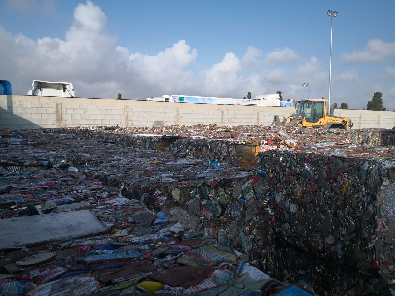 Stoccaggio di rifiuti non autorizzato a Macchiareddu, sequestrata dal Noe un’area di 4 mila metri quadri
