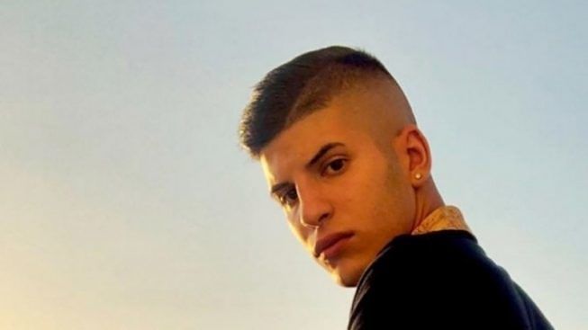 Gli amici, la caduta e gli orari dei bus: tutti i punti oscuri della morte di Mattia Ennas a Cagliari