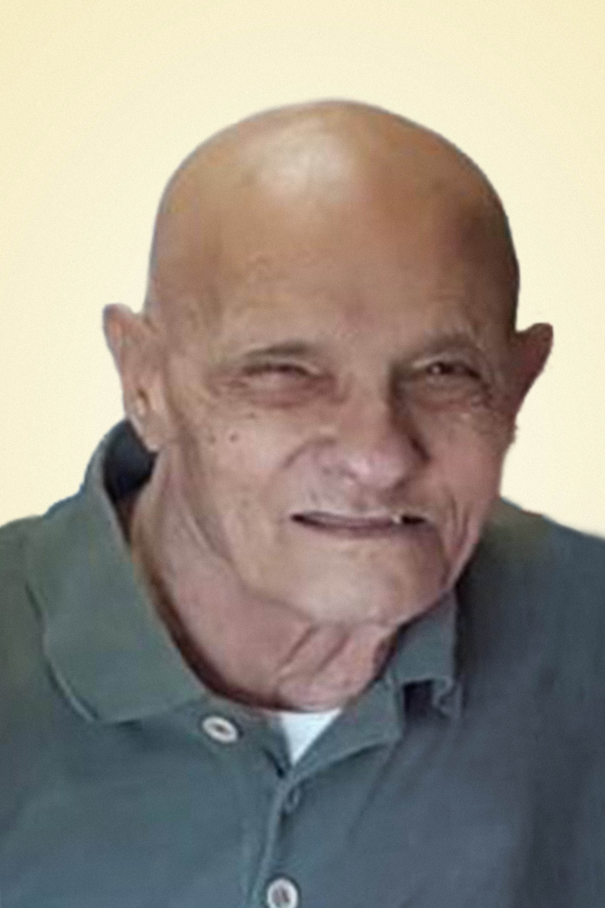 Cagliari, è morto Salvatore Medas: le lacrime della moglie e dei figli