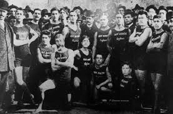 La dedica alla gloriosa società cagliaritana: al porto arriva “piazza Rari Nantes”