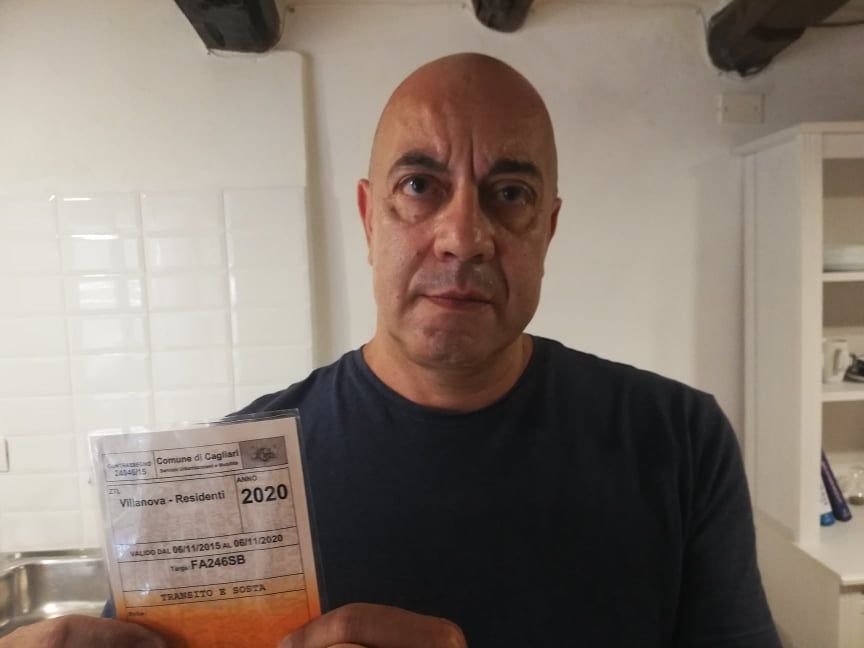 Piergiorgio, avvocato di Cagliari: “A Villanova troppe auto senza tagliando, devo parcheggiare anche in piazza Repubblica”