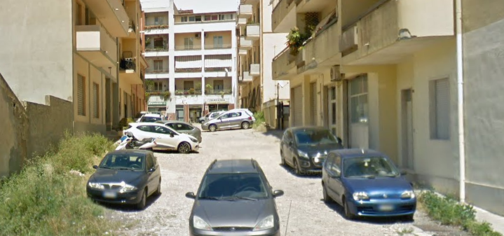 Cagliari, addio sassi e polvere: in via delle Doline arriva l’asfalto dopo oltre 30 anni