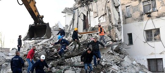 Violento terremoto in Albania: 7 morti, centinaia di feriti sotto le macerie