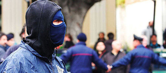 Sequestrato dalla madre foreign fighter e ritrovato in un campo profughi: il bimbo tornerà in Italia