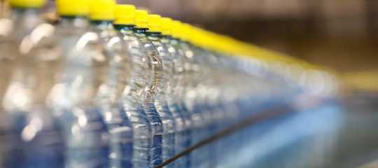 Ambiente, la tassa sulla plastica servirà a inquinare meno?