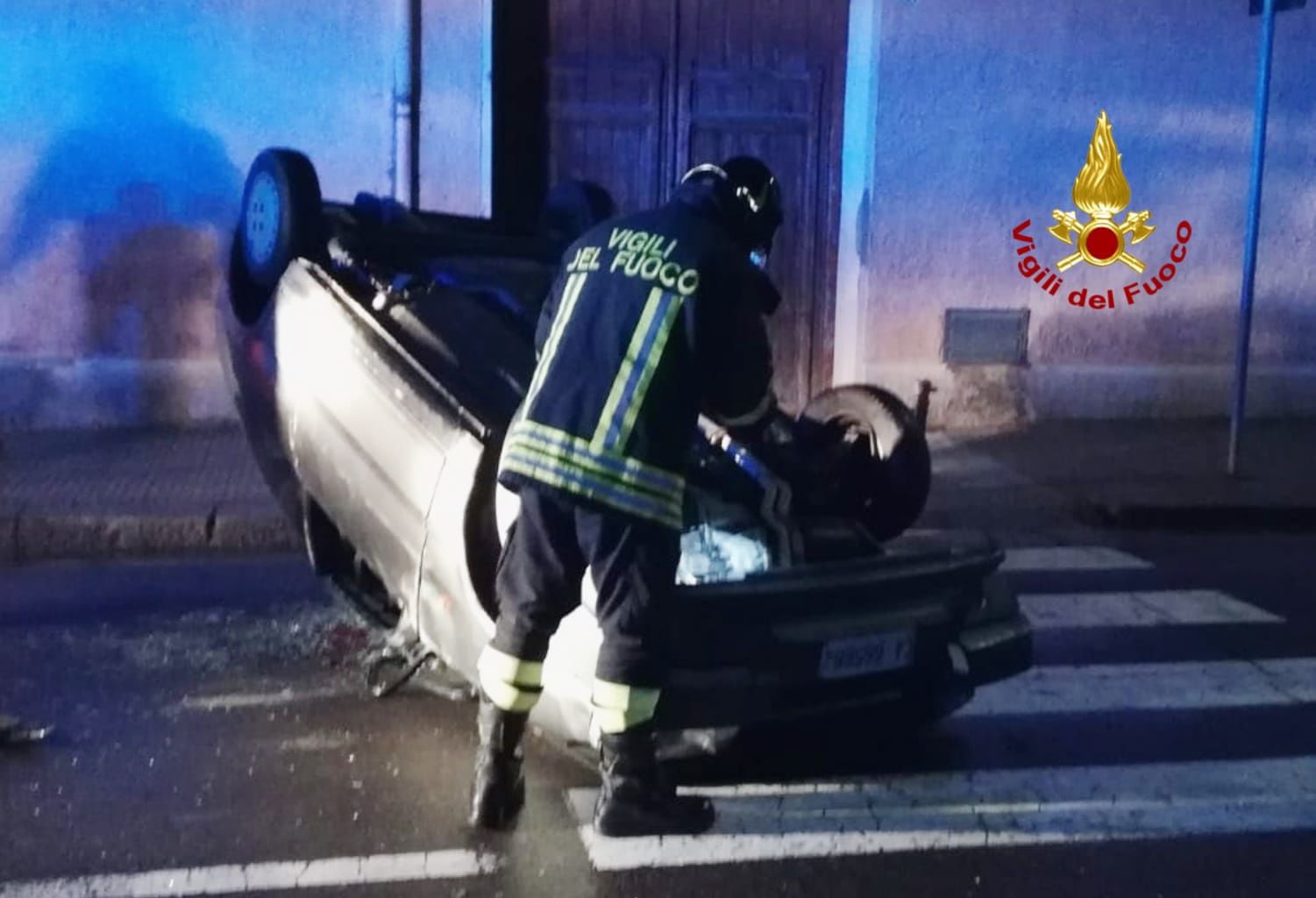 Monserrato, scontro tra due auto in via Giulio Cesare: due feriti in ospedale