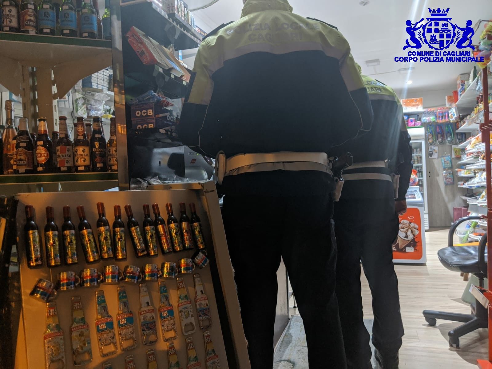 Alcol disponibile alla vendita oltre l’orario consentito: sanzioni tra Marina e Stampace