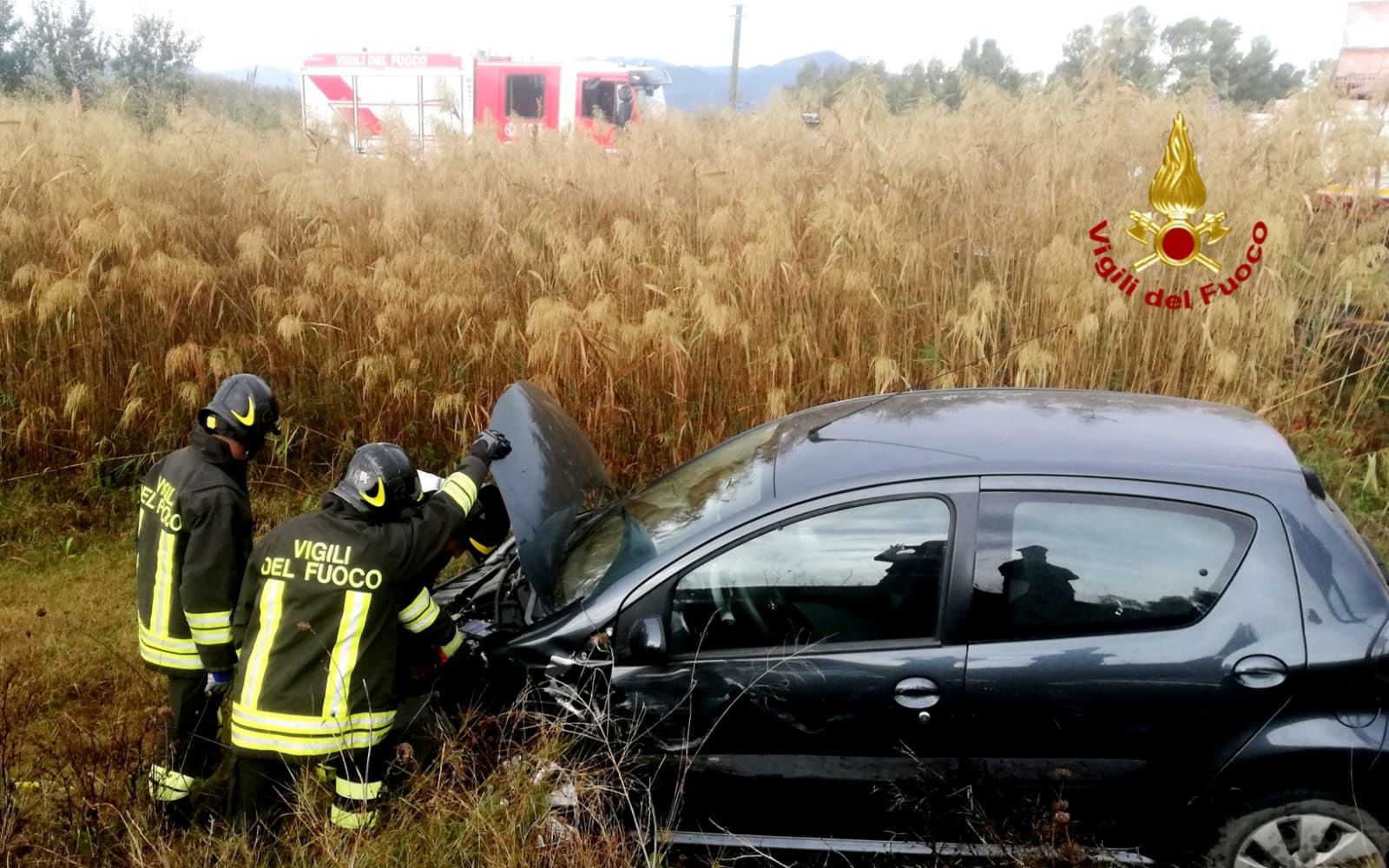 Scontro tra due auto ad Assemini, ci sono tre feriti