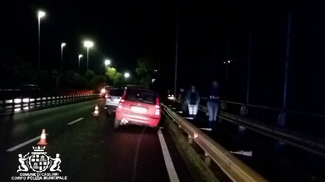 Cagliari, perde il controllo dell’auto sull’Asse Mediano: un ferito all’ospedale