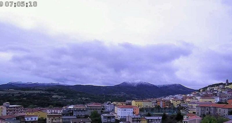 Il Gennargentu si sveglia imbiancato: ecco la prima spolverata sul Monte Spada