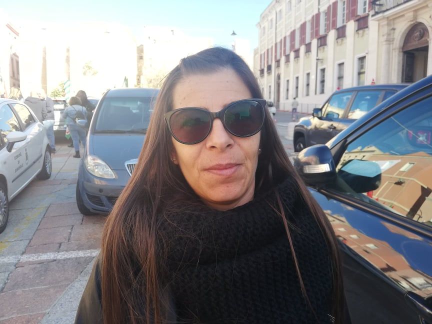 Francesca di Quartu: “Pulisco gli uffici postali ma non mi pagano, ho tanti debiti”