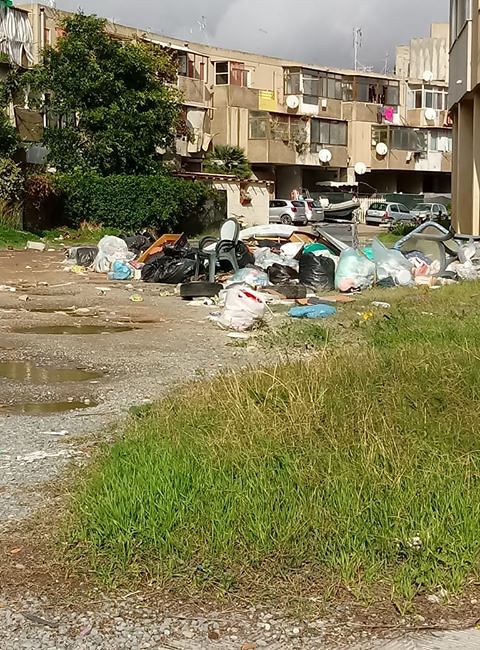 Cagliari, maxi discariche a cielo aperto a Sant’Elia: le immagini del degrado
