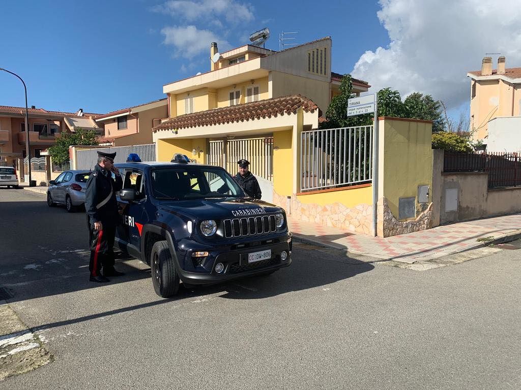 Selargius, fermato a un posto di blocco su un’auto rubata: nei guai 17enne