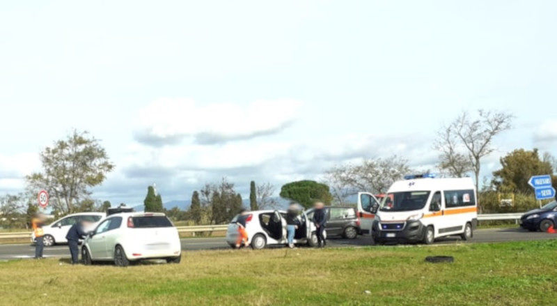 Elmas, scontro tra auto sulla Ss 130: due feriti trasportati all’ospedale Marino