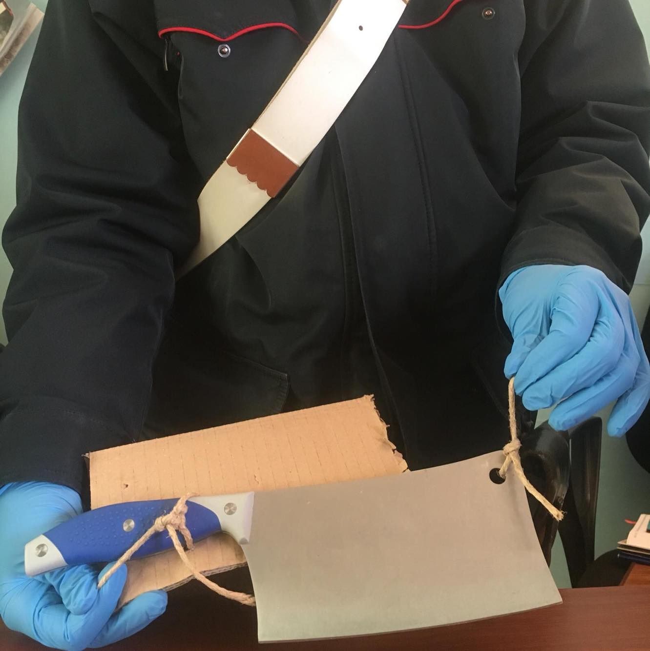 Accoltella la compagna a Sanluri: arrestato ma dopo poche ore è a piede libero